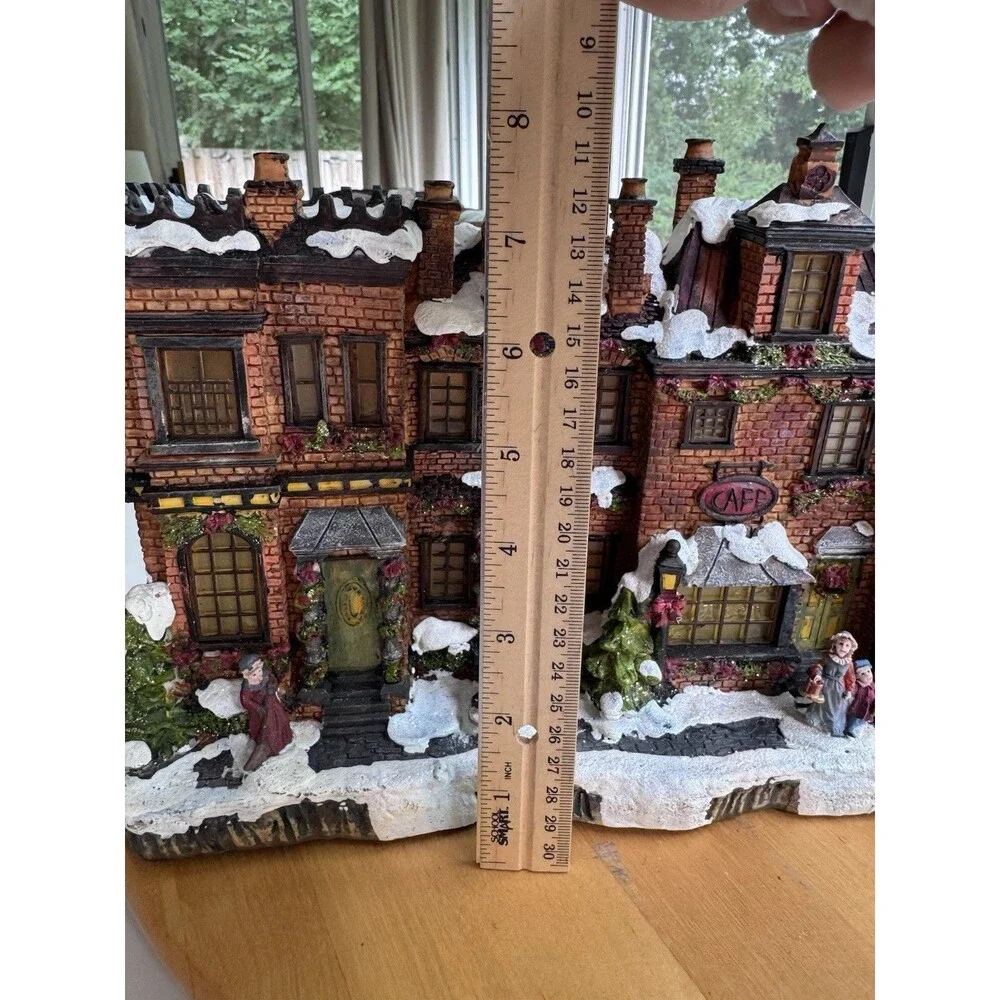 2008 Target Holiday Christmas Lighted House Building (C7 Bulbs) 2 Bulb Fixture